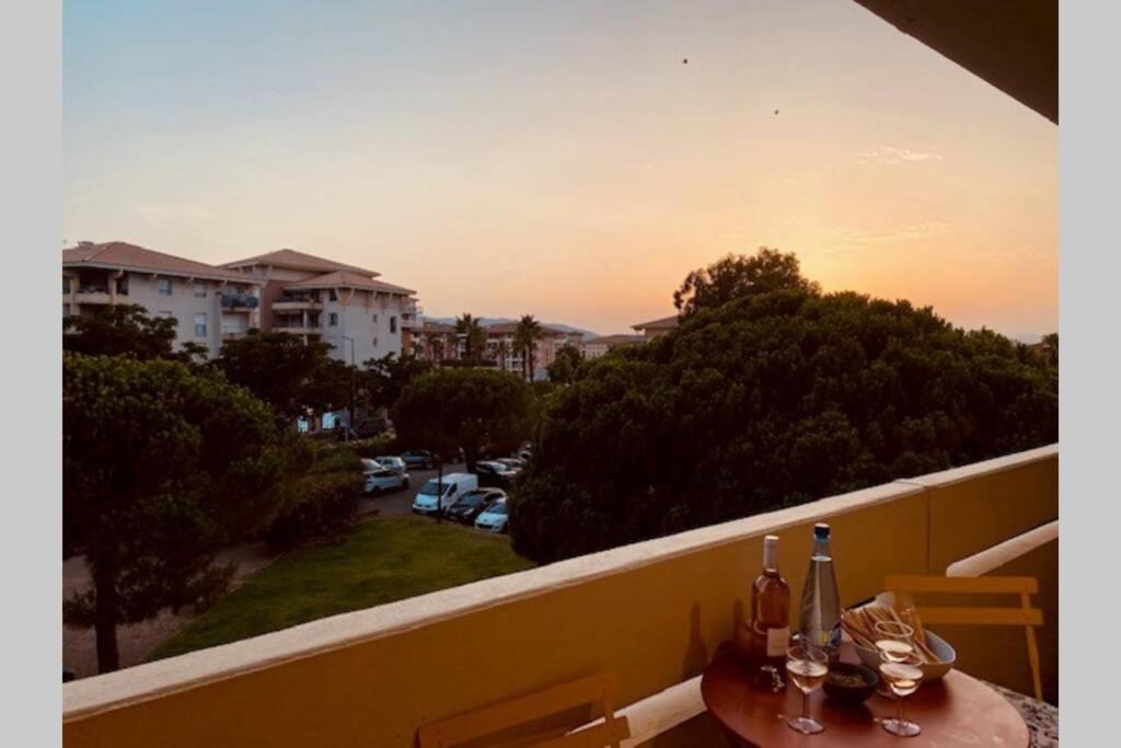 Superbe Appartement A 100M De La Mer, Et A Cote De La Base Nature Fréjus 外观 照片